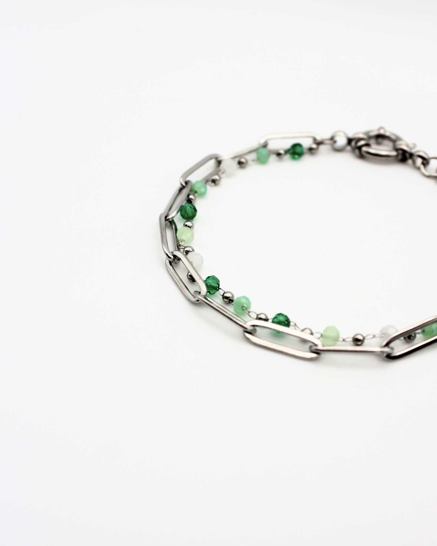Armband met groene kraaltjes