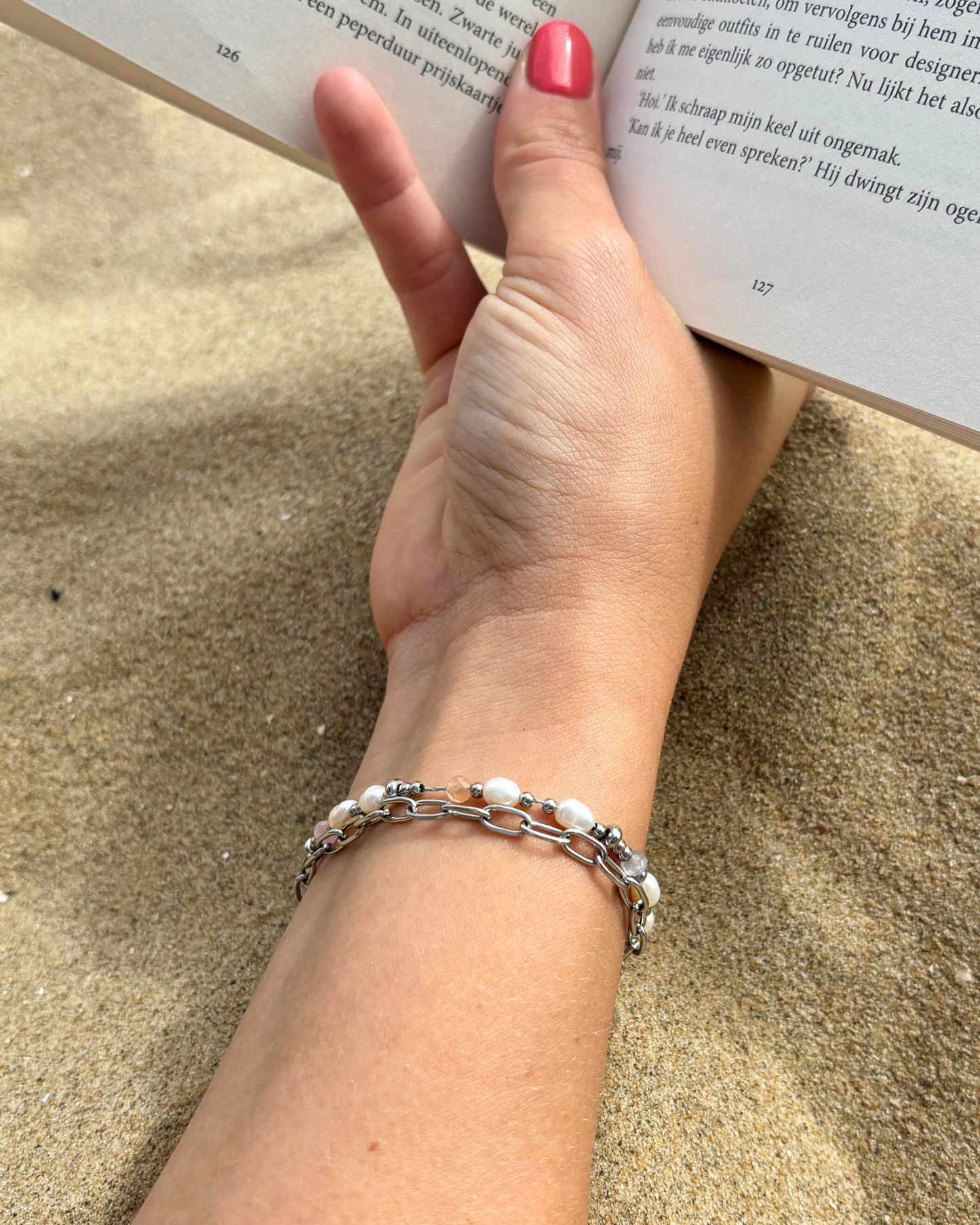 Armband met parels en gekleurde kraaltjes