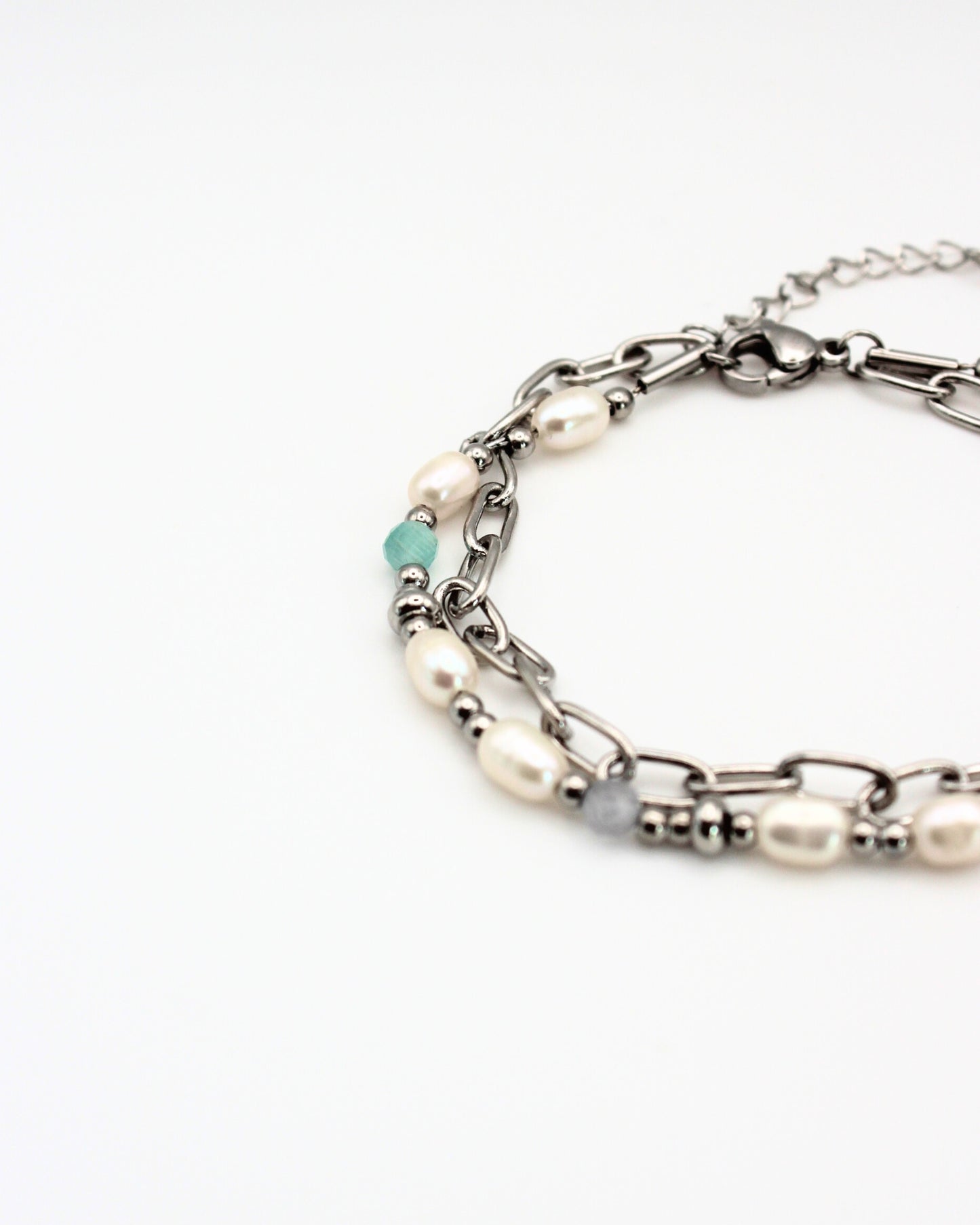 Armband met parels en gekleurde kraaltjes