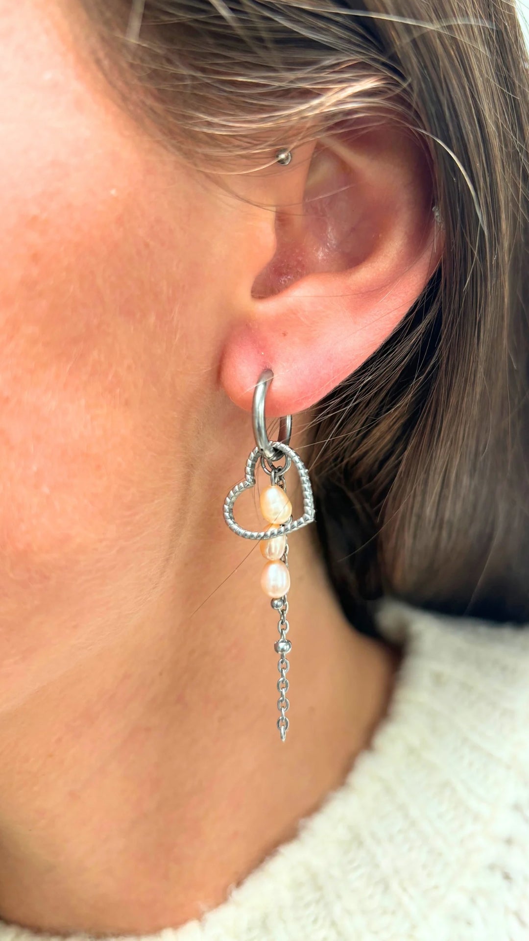 Bedel oorbel - geribbeld hartje