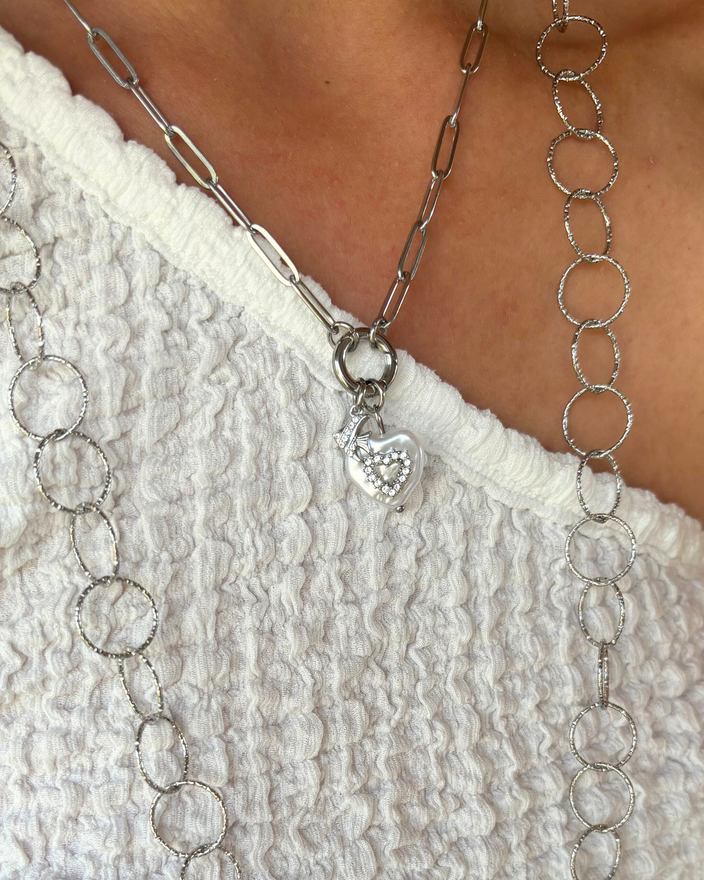 Bedel - hartjes parel met diamantjes