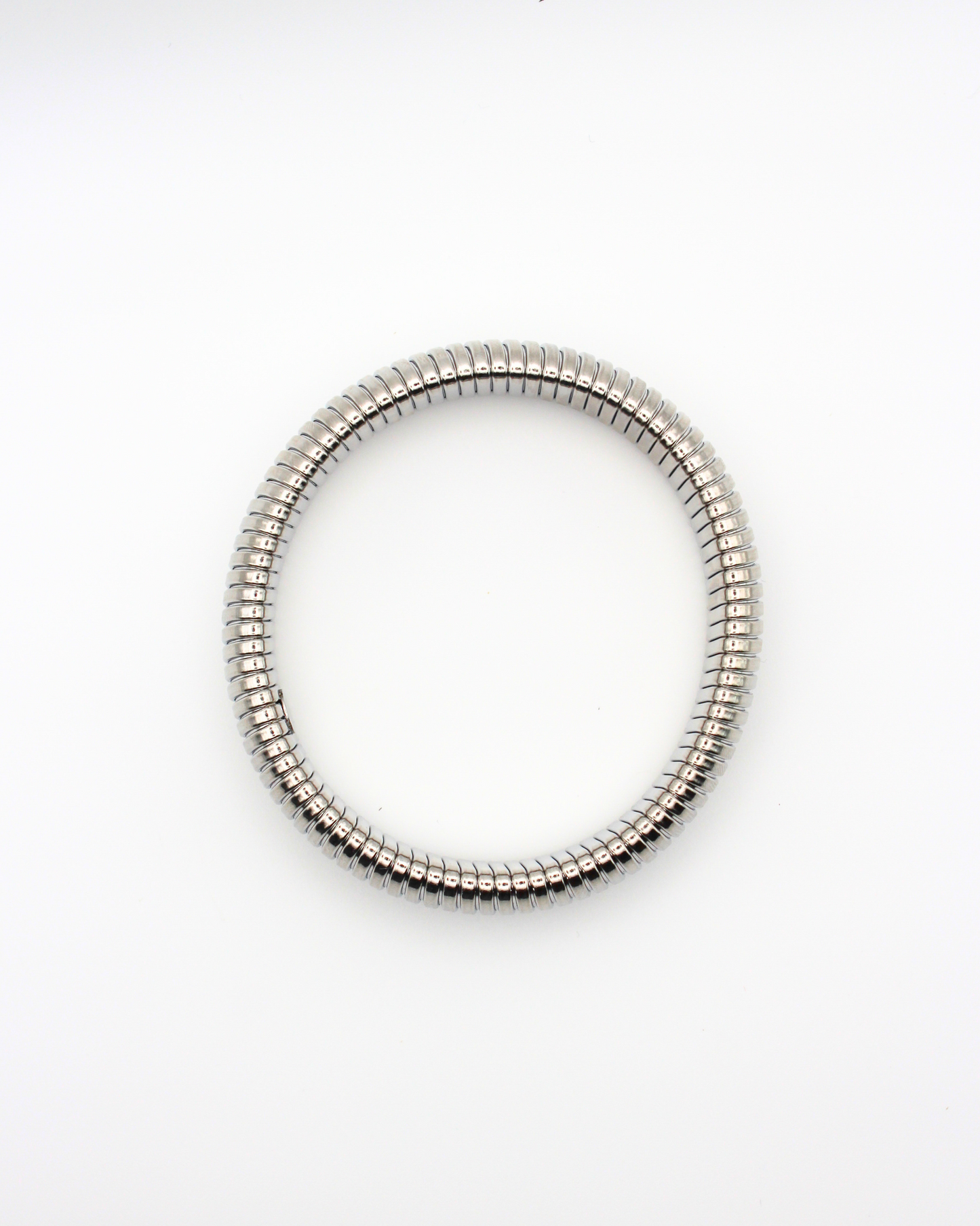 Wide bangle with stripes