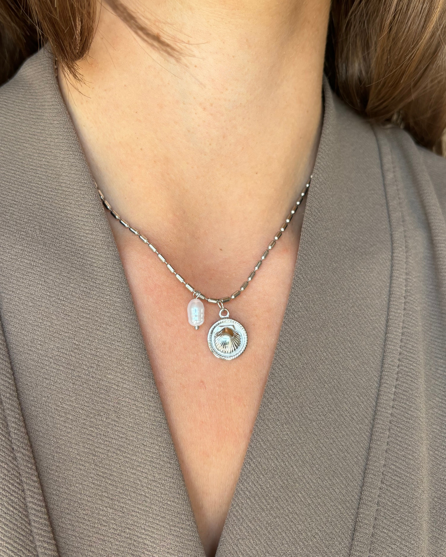 Ketting met schelp en parel