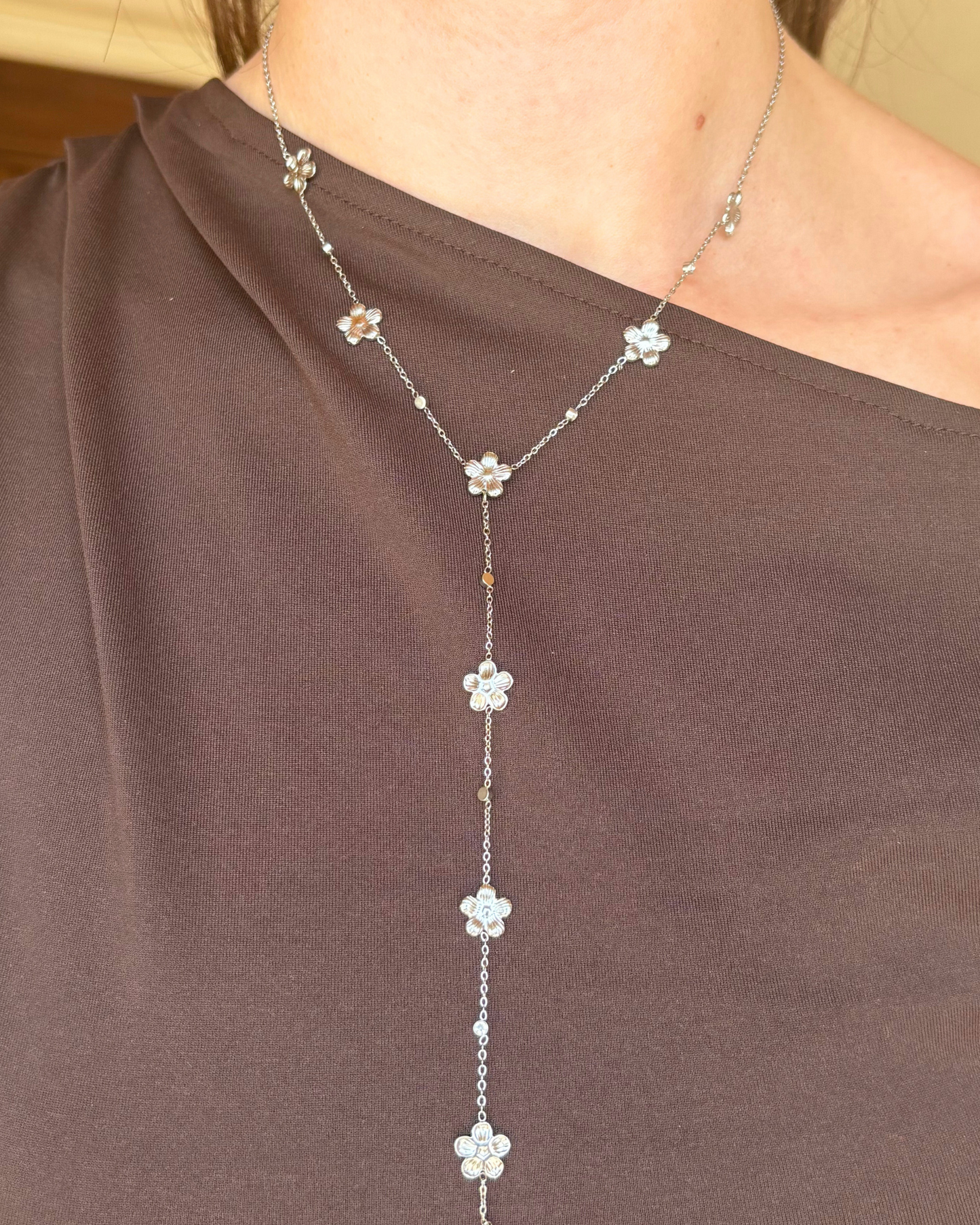 Lange bloemenketting