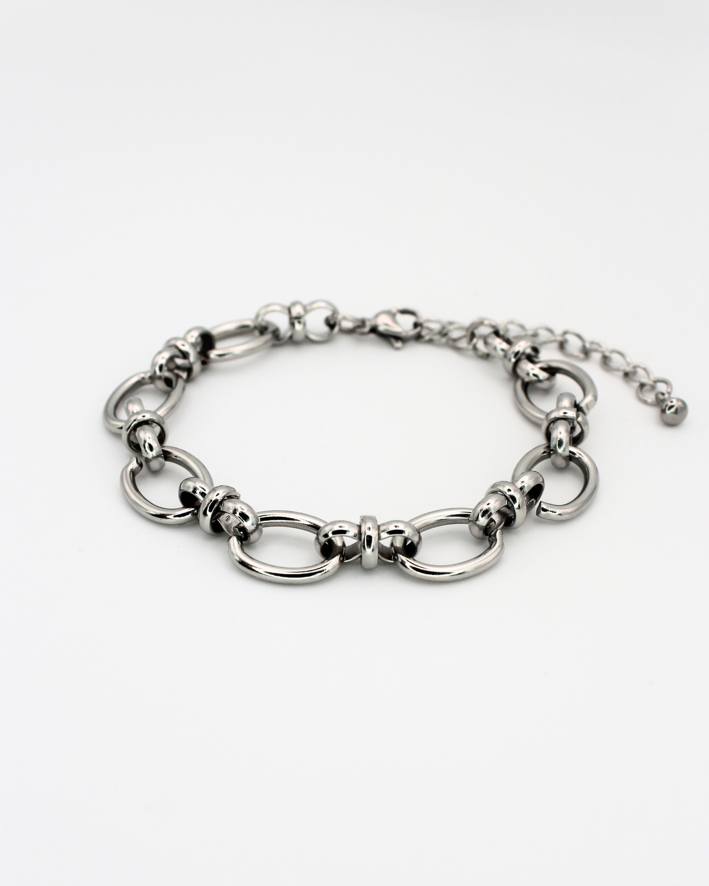 Bold armband