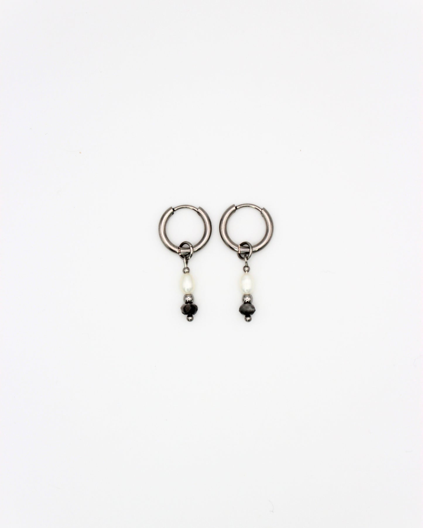 Falling for grey oorbellen