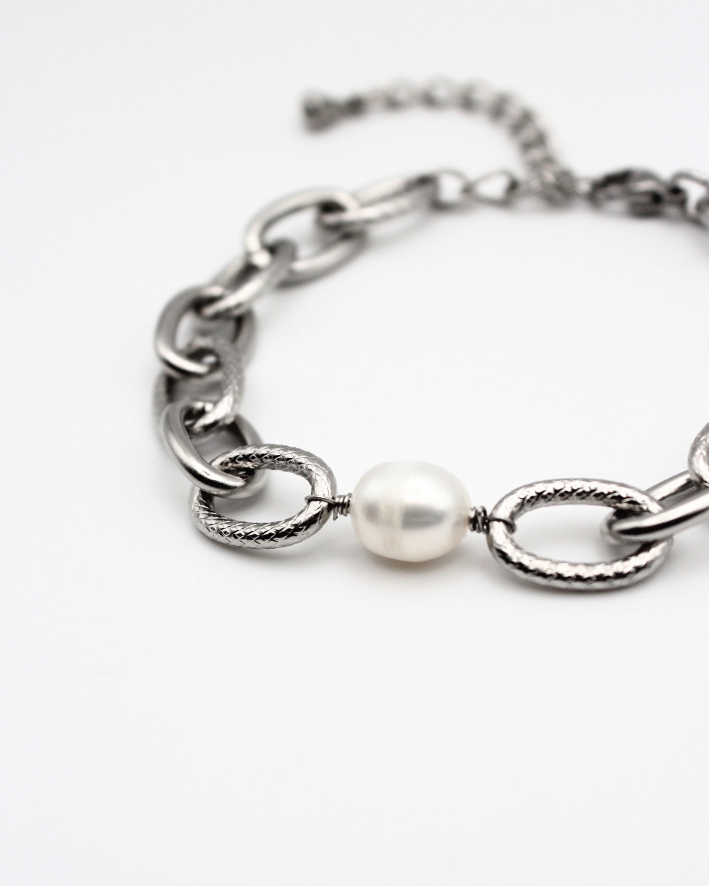 Schakelarmband met parel