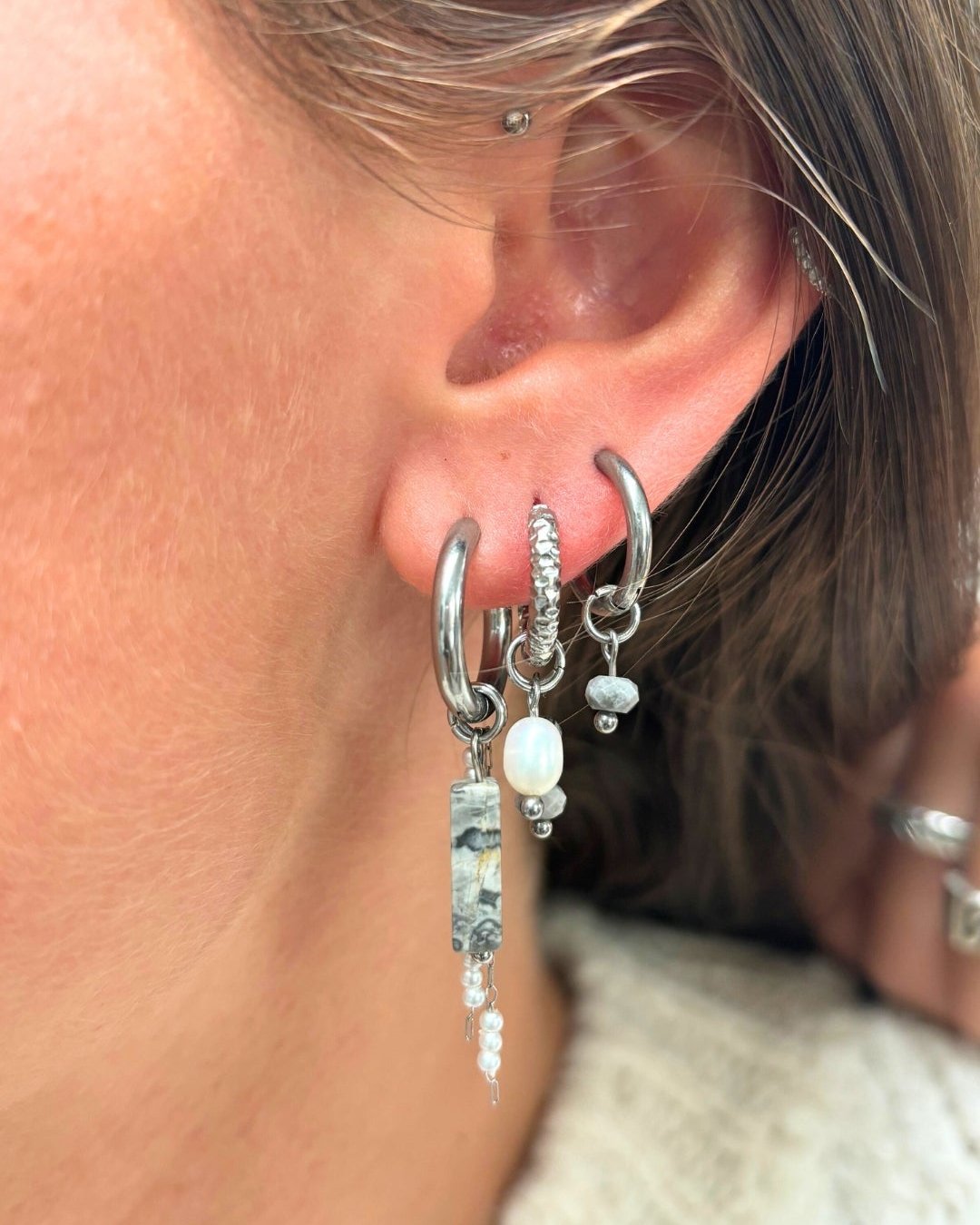 Bedel - drie grijze steentjes