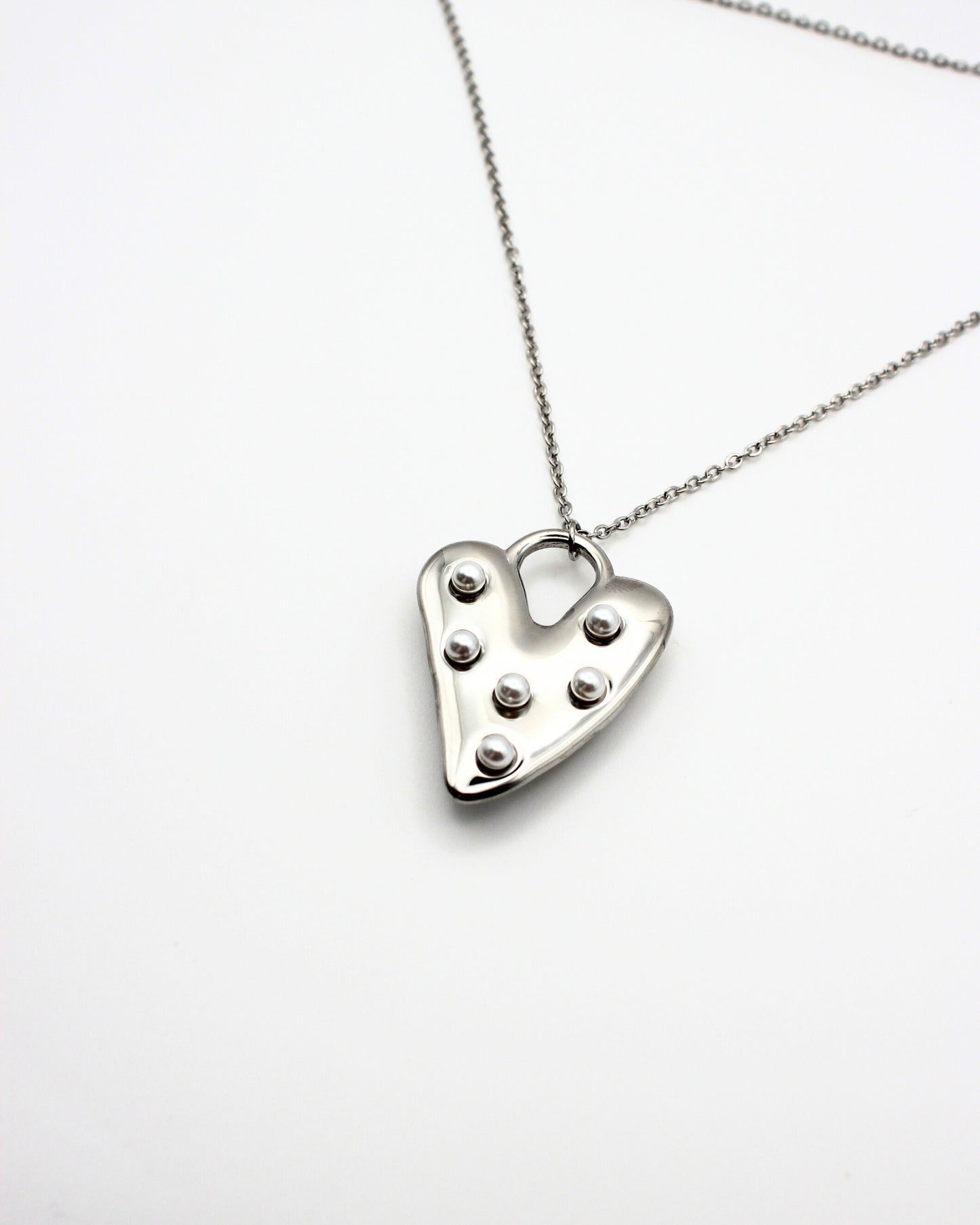 Long necklace with pearl