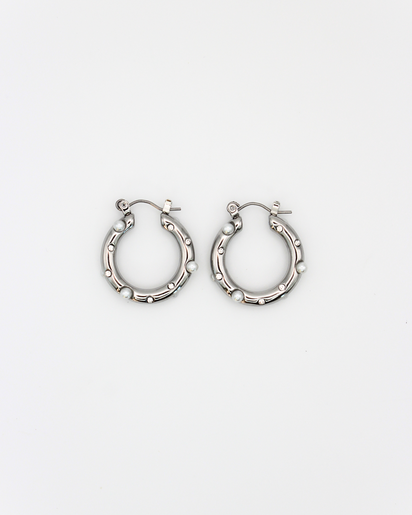 Parels en diamantjes oorbellen