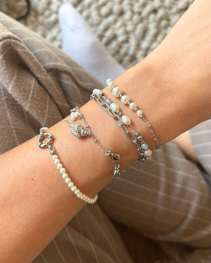 Armband met parels en gekleurde kraaltjes