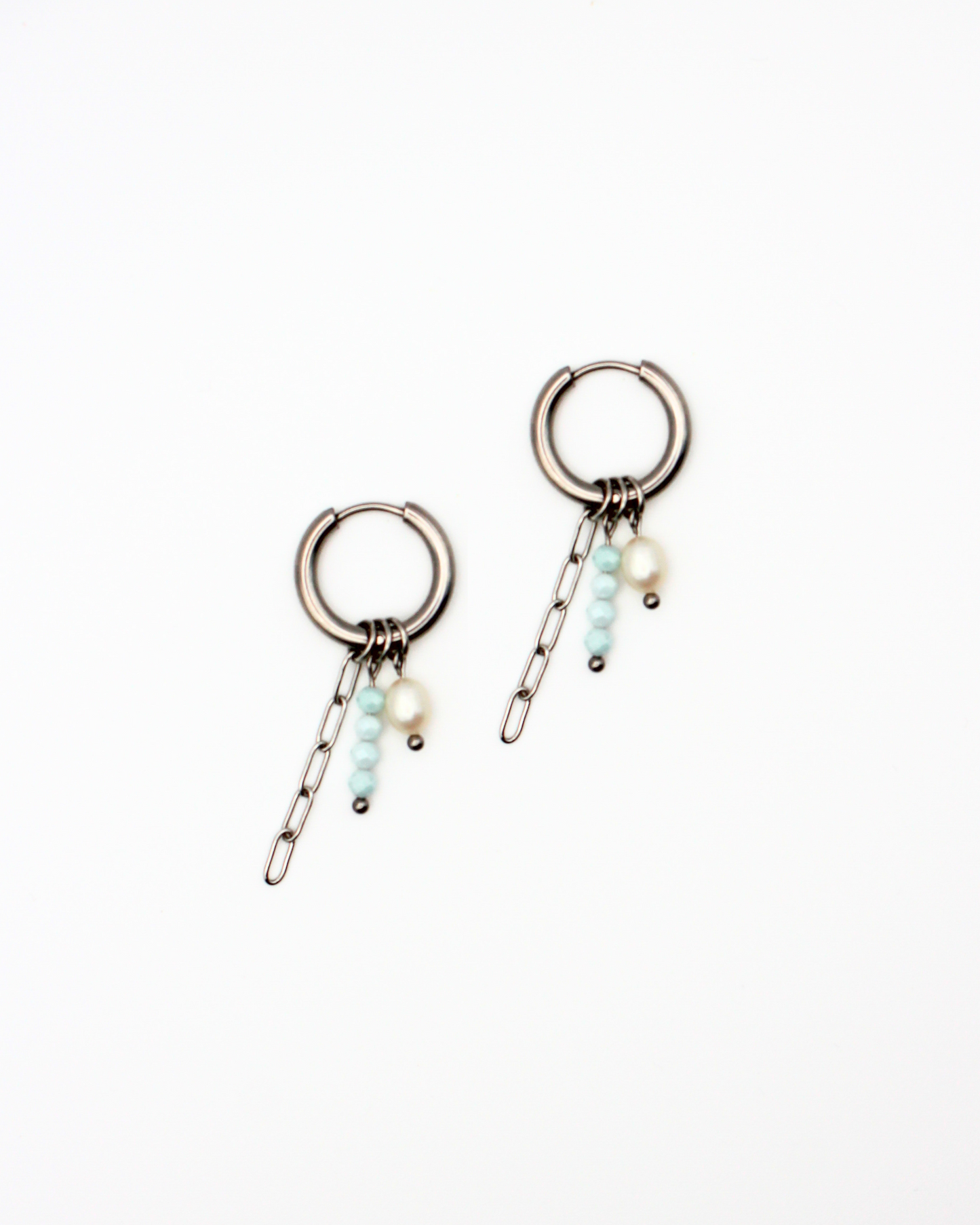 Oorbellen met blauw en parels