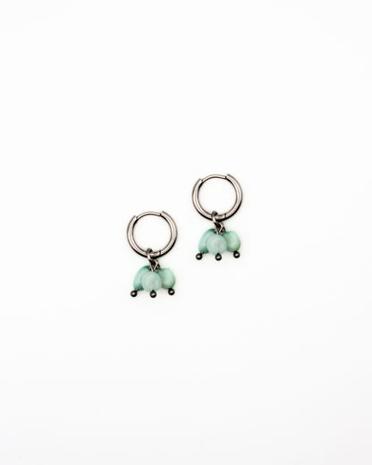 Oorbellen met drie groene steentjes