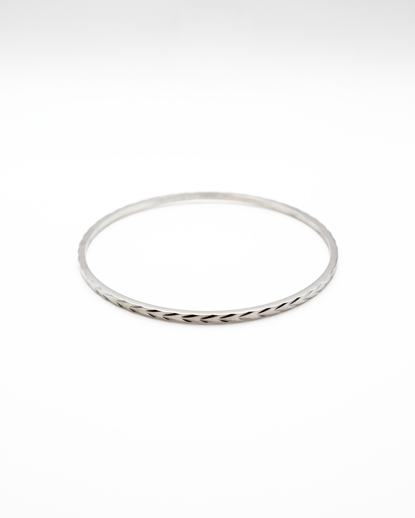 Armband met pijlen patroon