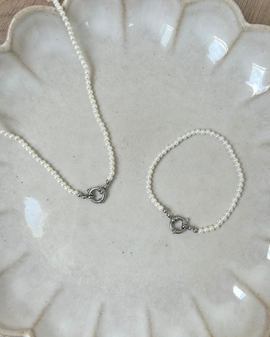 Parelketting en parelarmband set