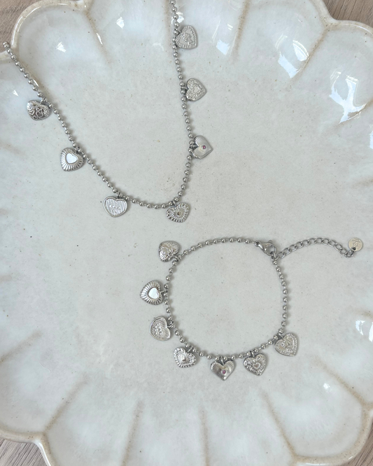 Bedelarmband en bedelketting set