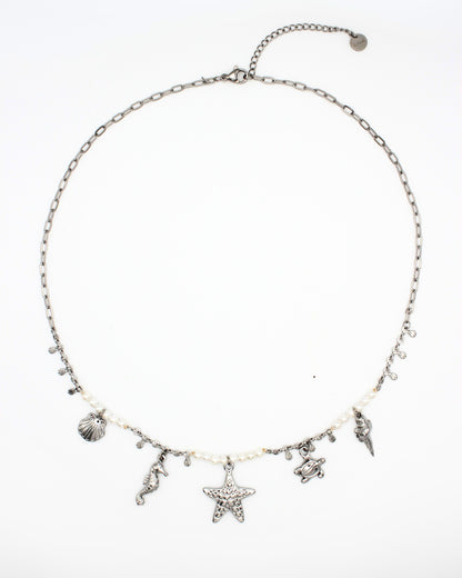Bedelketting met zeedieren en parels