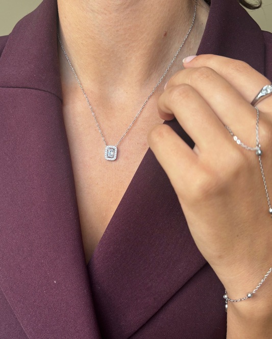 Classic necklace