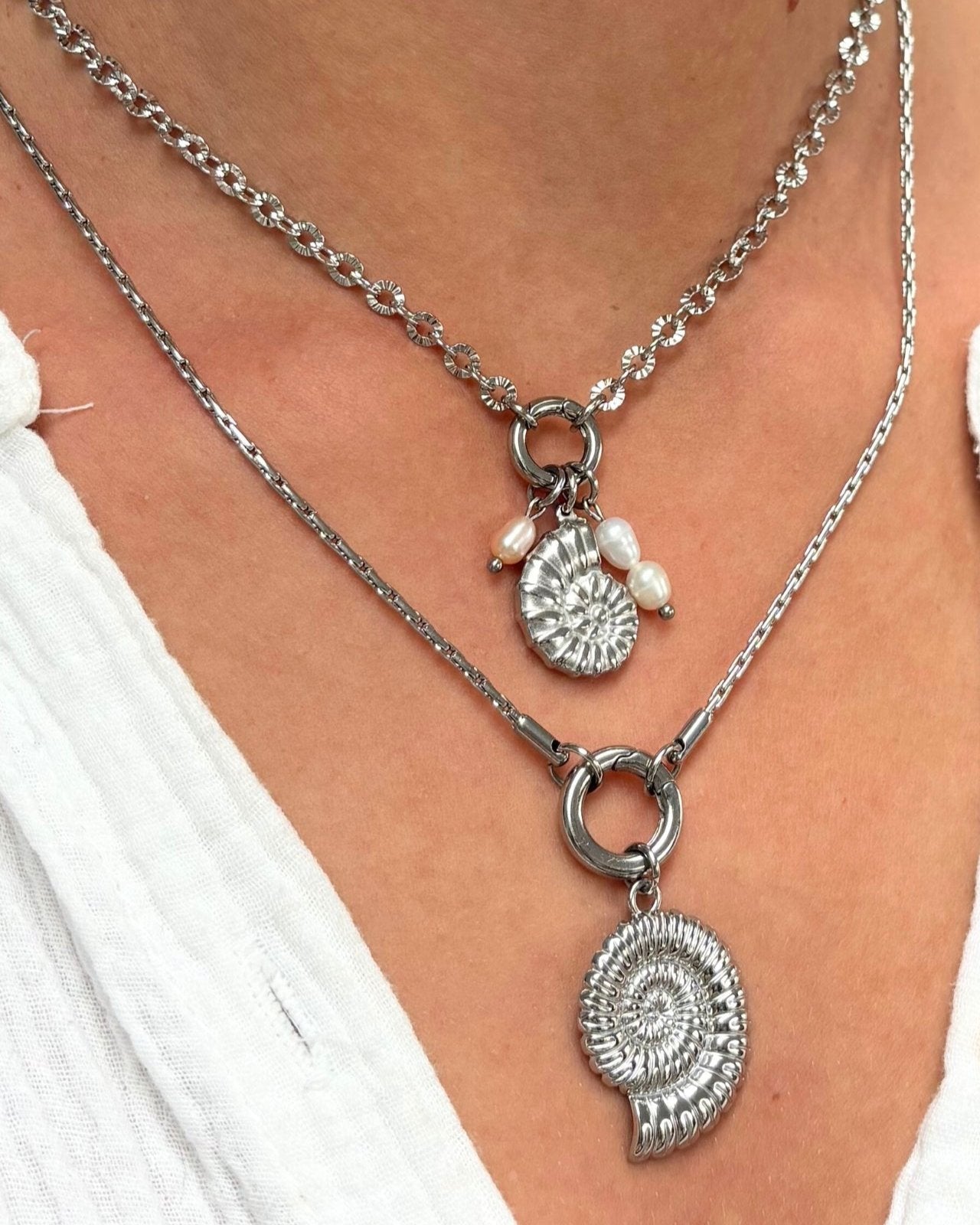 Bedel ketting / armband - grote gedraaide schelp
