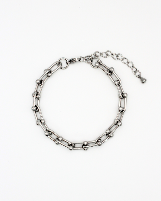 Hooked armband