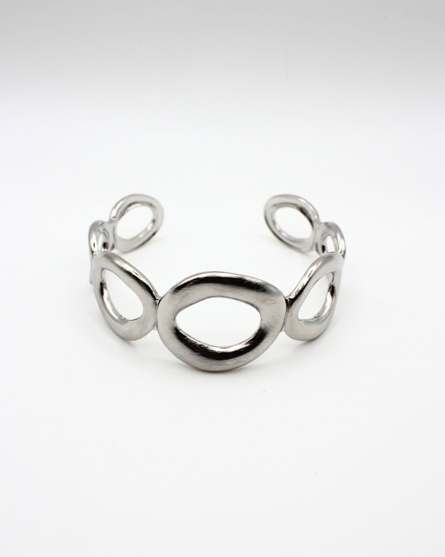 Knot bangle