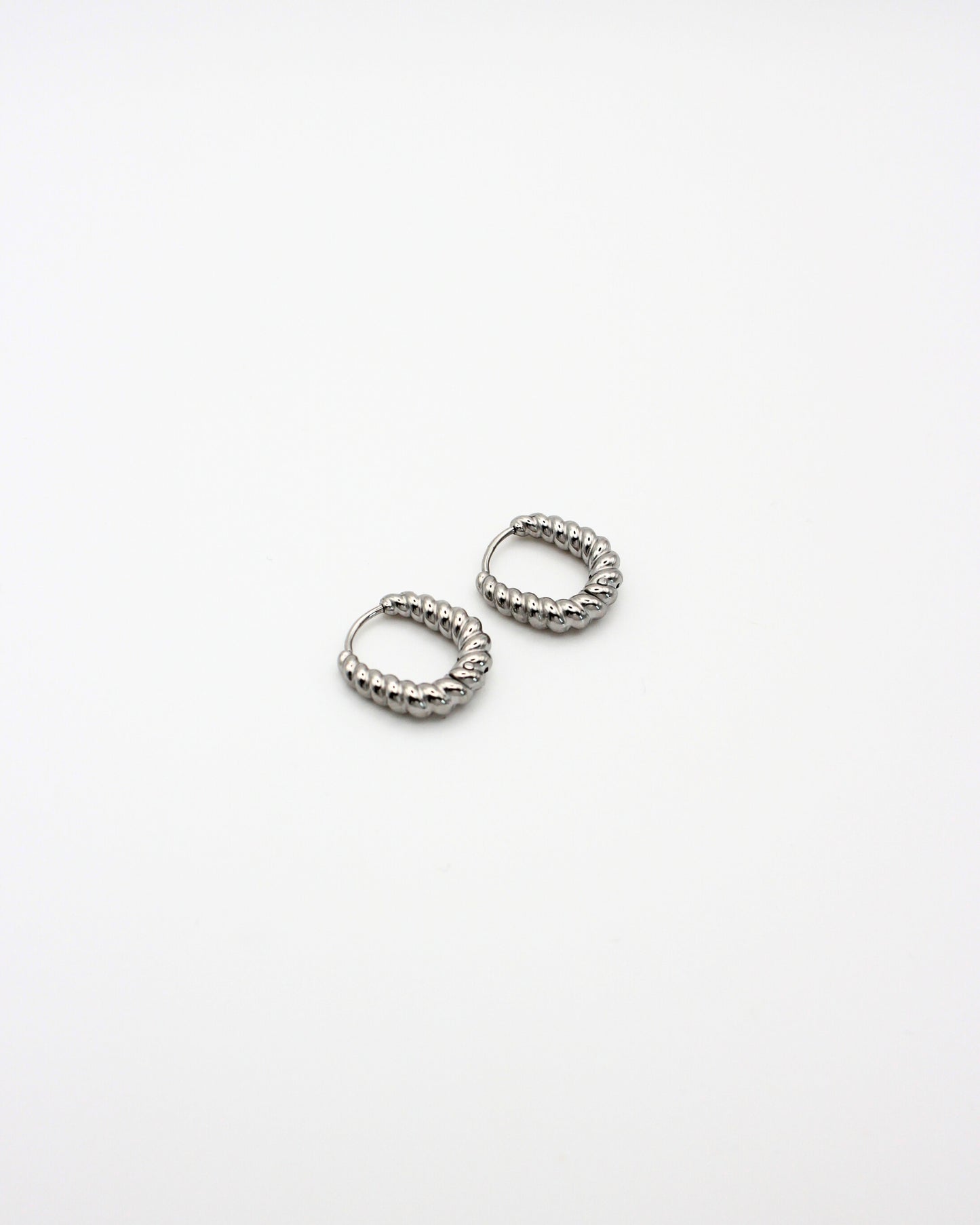 Kleine ovalen oorbellen met patroon